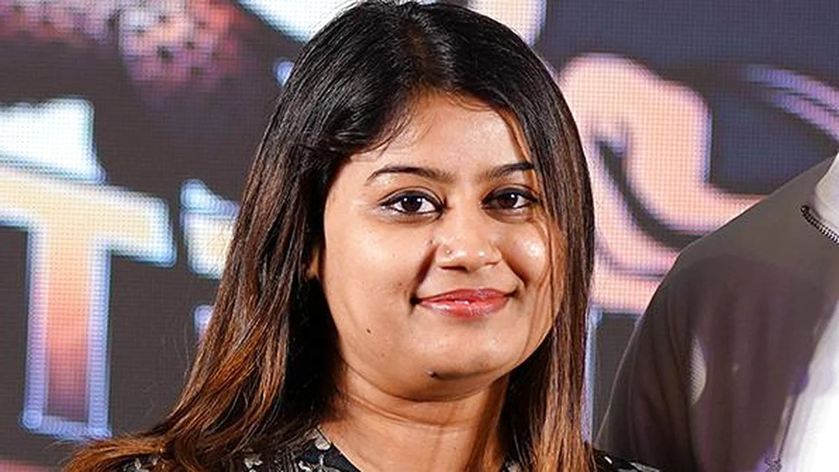 AMMA पंक्ति: Ansiba Hassan एक्टर Lakshmipriya, महिला कॉप के खिलाफ FIR की तलाश में अदालतों का दृष्टिकोण के बीच खिलाफ च...