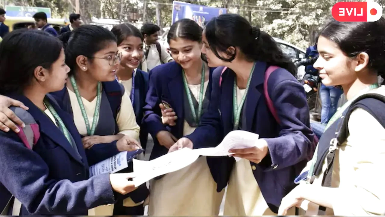 सीबीएसई कक्षा 10 द्वितीय बोर्ड परिणाम लाइव: स्कोरकार्ड जल्द ही उम्मीद की; अद्यतन की जाँच करें यहाँ के बीच बोर्ड चर्चा...