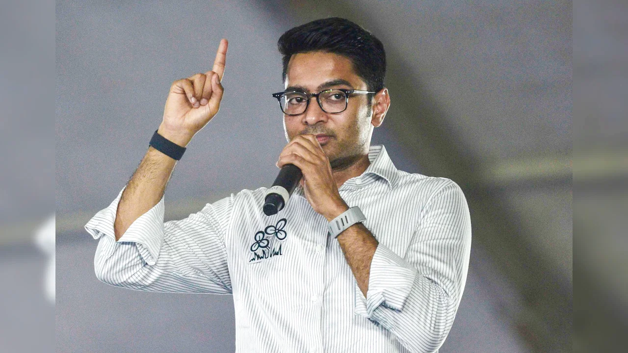 मध्य प्रदेश उच्च न्यायालय ने अभिषेक बनर्जी के अरेस्ट वारंट पर रहना जारी रखा: जानिए पूरा मामला