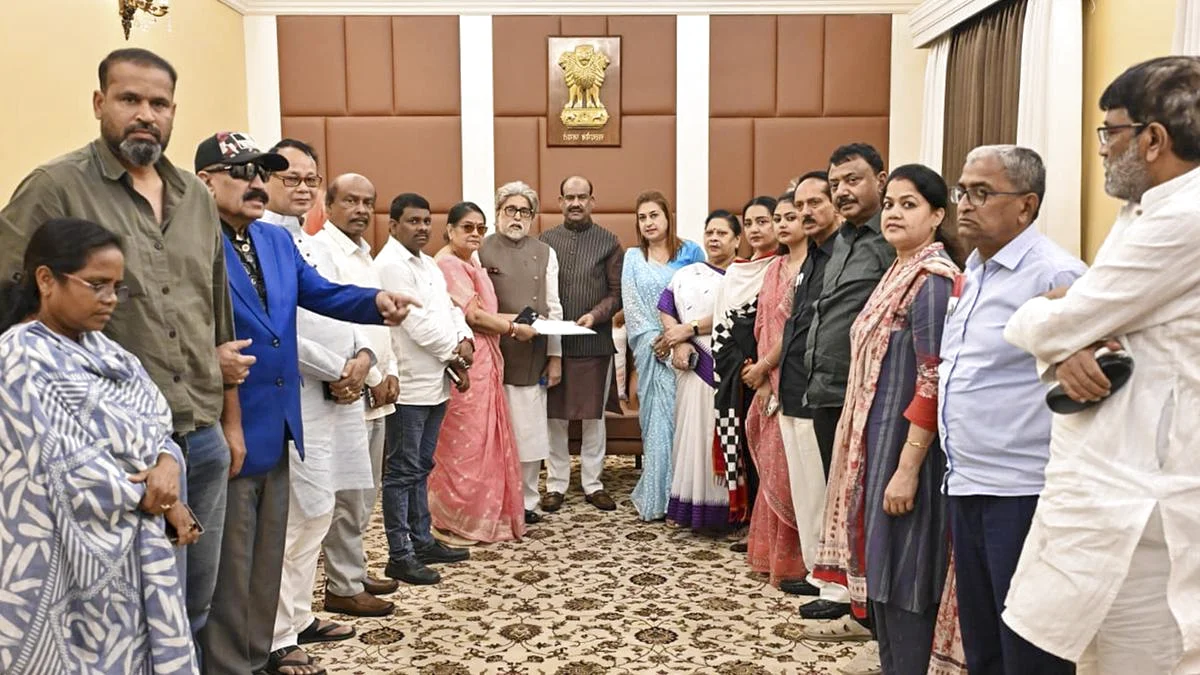 जाता को लेकर बड़ा अपडेट, त्रिनामूल विद्रोहियों ने छोटे ज्ञात NCPI के साथ विलय करके 'मूल' पार्टी टैग के लिए एक लंबे सम...