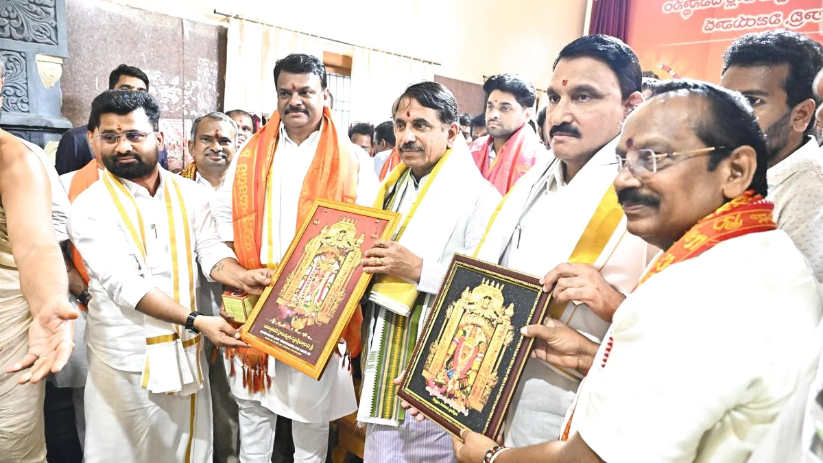 केंद्रीय मंत्री विजयवाड़ा रेलवे परियोजनाओं की समीक्षा करते हैं, बुनियादी ढांचे के विकास को उजागर करते हैं: रेलवे पर न...
