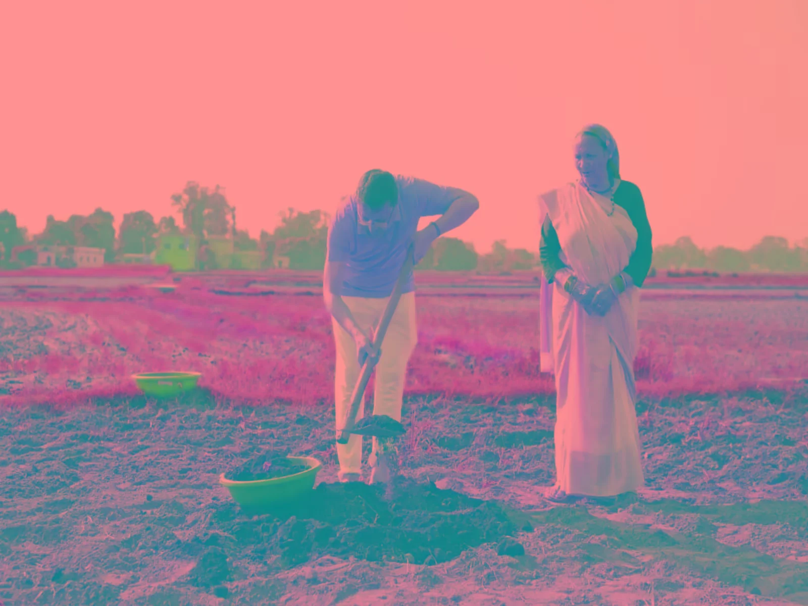 उत्तराखंड मुख्यमंत्री धमी जैविक खेती को बढ़ावा देती है, खतिमा में निजी निवास पर क्षेत्र को हल करती है: जानिए पूरा मामला