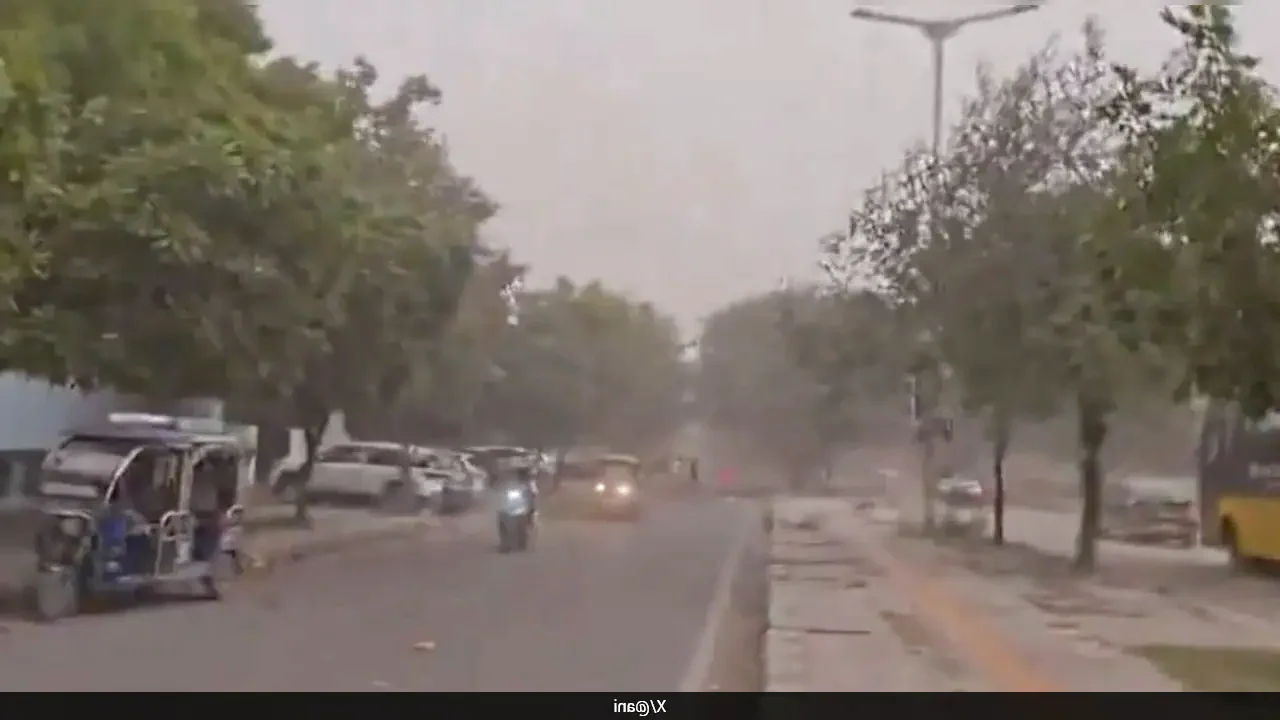 वीडियो: डस्ट तूफान, विंड्स एट 92 Kmph स्पीड हिट दिल्ली, रेड अलर्ट साउंड: प्रकाश पर नई जानकारी
